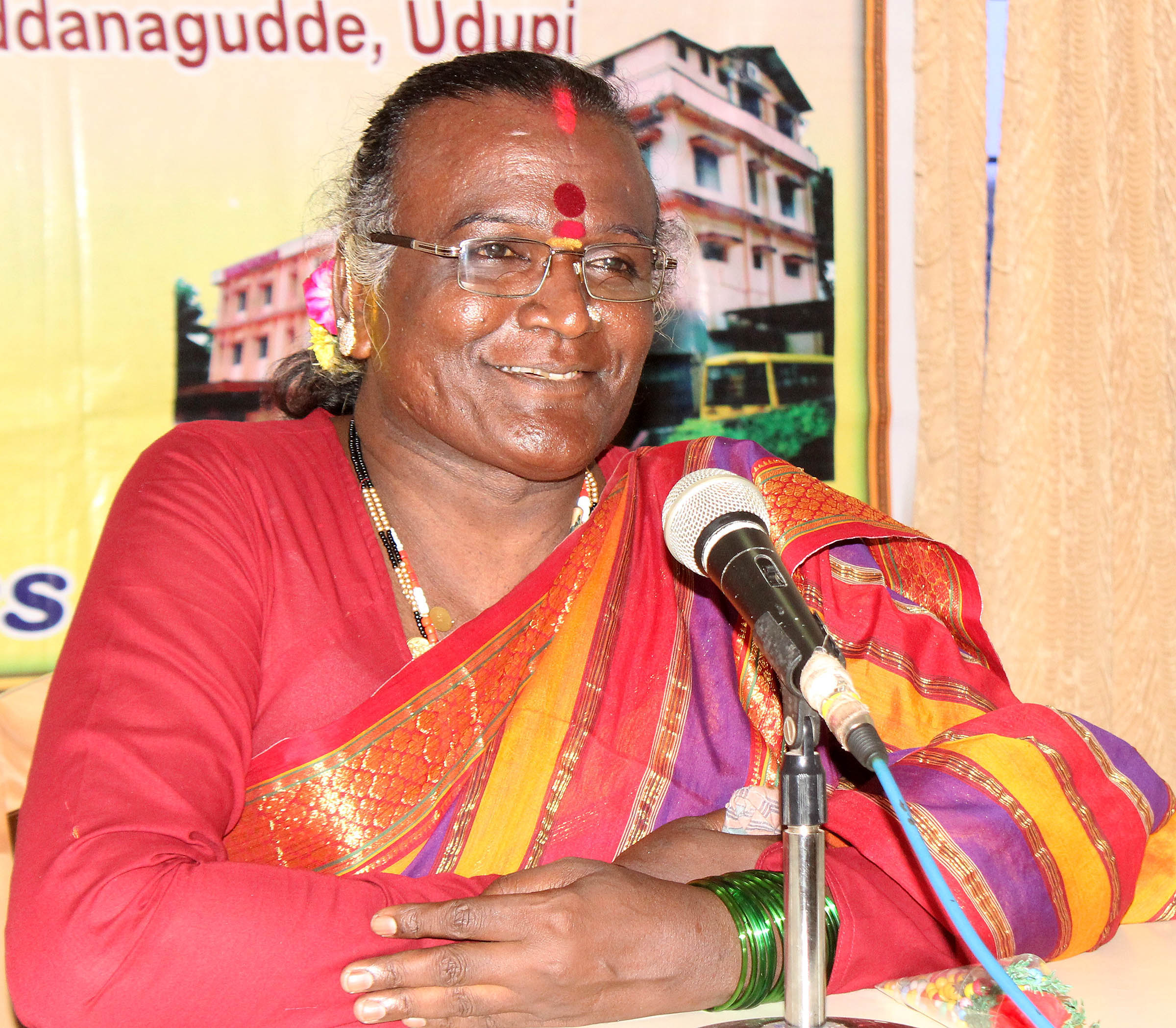 ಮಾಸಾಶನ ಬಂದಿಲ್ಲ, ಮನೆಗೆ ವಿದ್ಯುತ್ ವ್ಯವಸ್ಥೆ ಇಲ್ಲ!